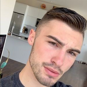 Meet your Posher, Logan